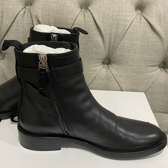 Givenchy Lock Ankle Boots in black leather size 37.5 - Picture 7 of 16